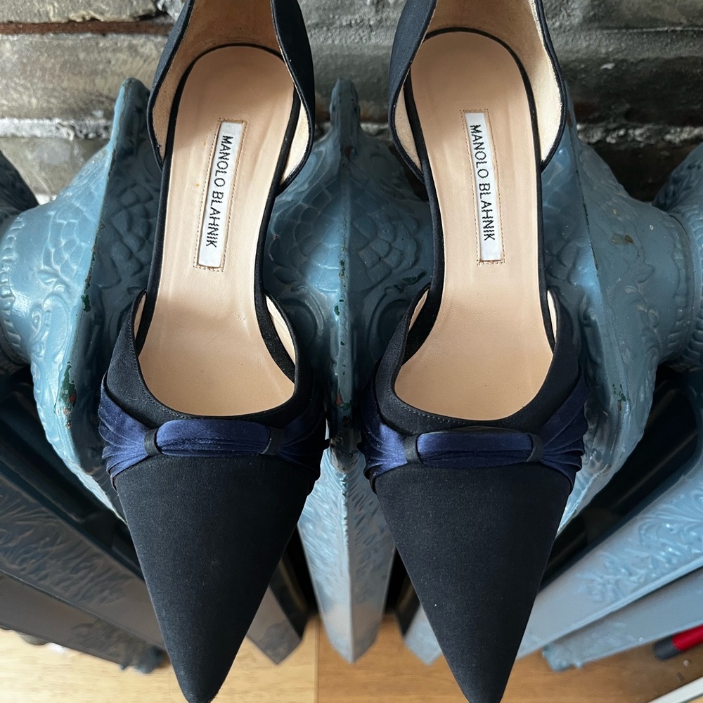 Manolo Blahnik Black D’Orsay Crepe Pointed-Toe Pumps with Navy pleated strap